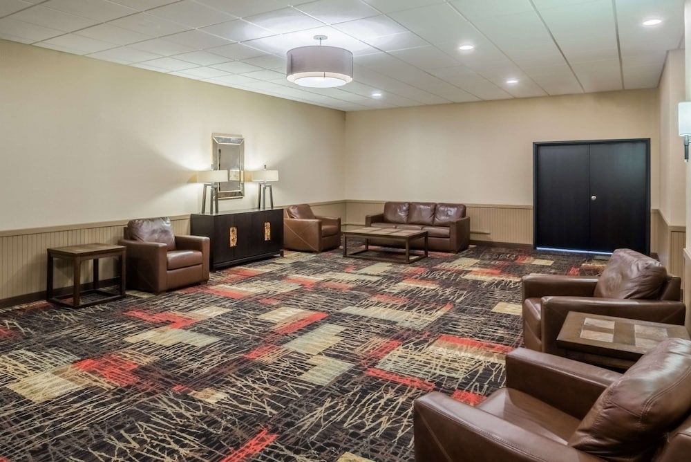 Ramada by Wyndham Grand Forks 2