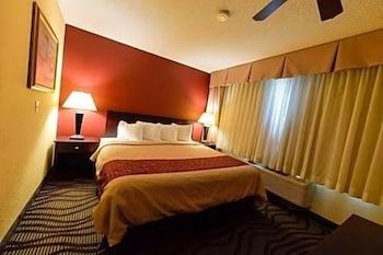 Baymont Inn & Suites by Wyndham Lincoln NE 3