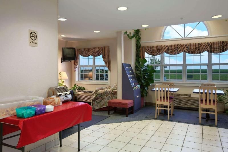 Microtel Inn By Wyndham Champaign 3