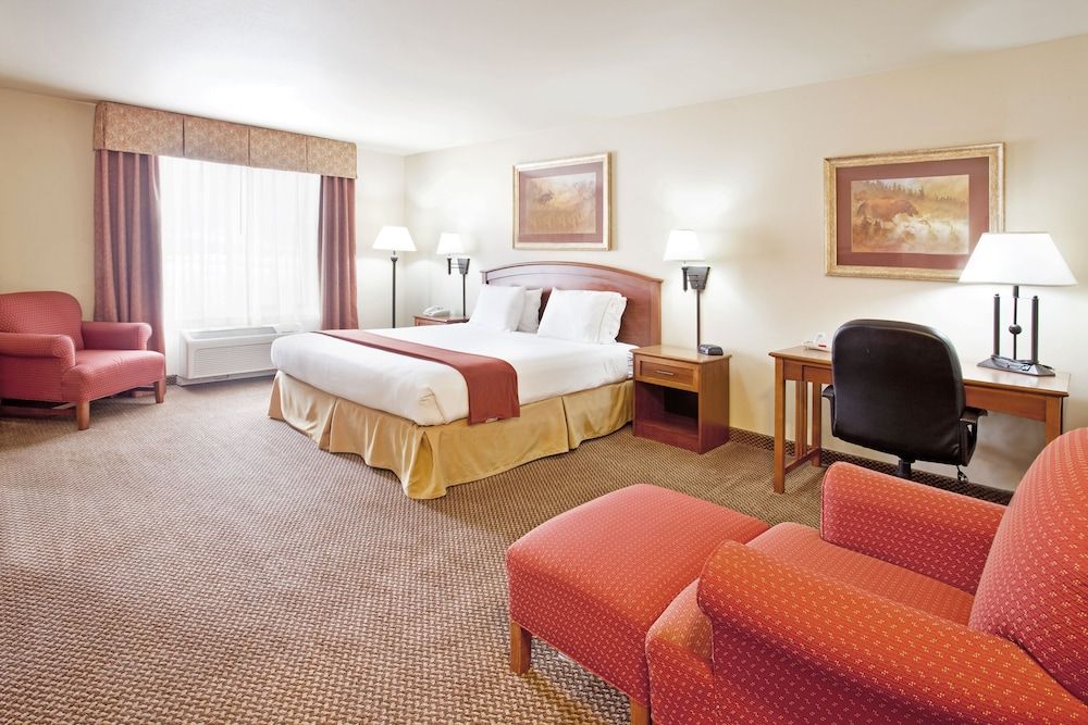 Holiday Inn Express & Suites Cedar City by IHG 3