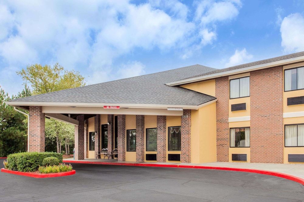 Baymont by Wyndham Smyrna 2 estrelas em Smyrna