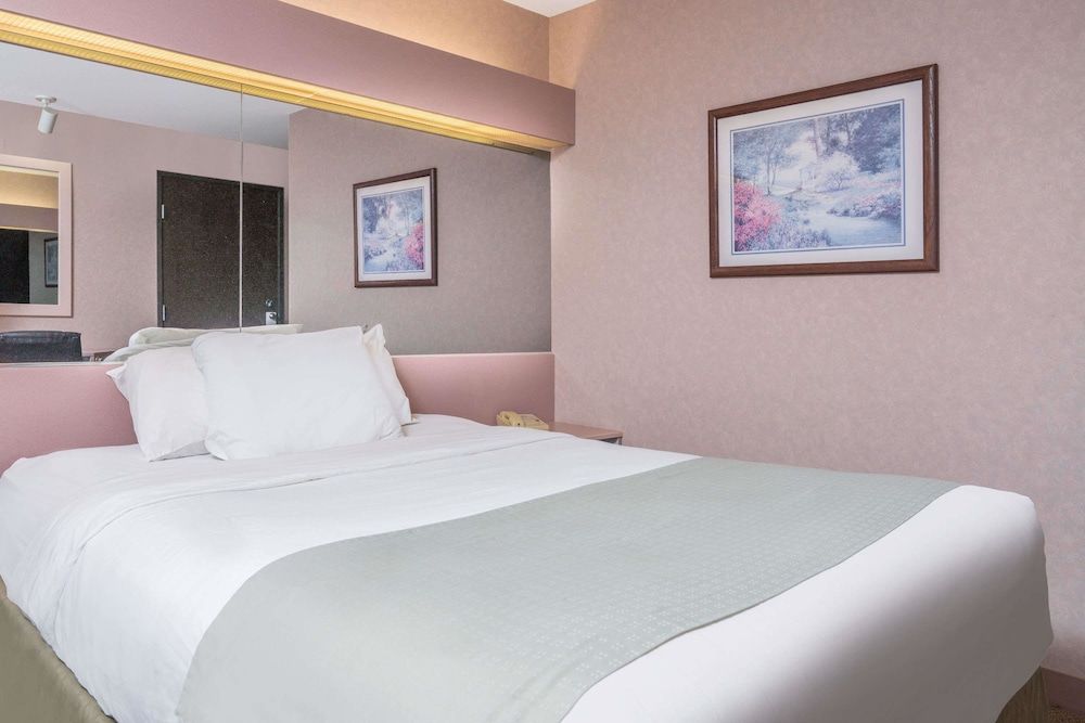 Microtel Inn by Wyndham Onalaska/La Crosse 3