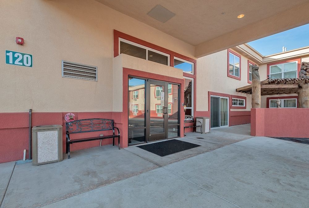 Days Inn by Wyndham Manitou Springs 2