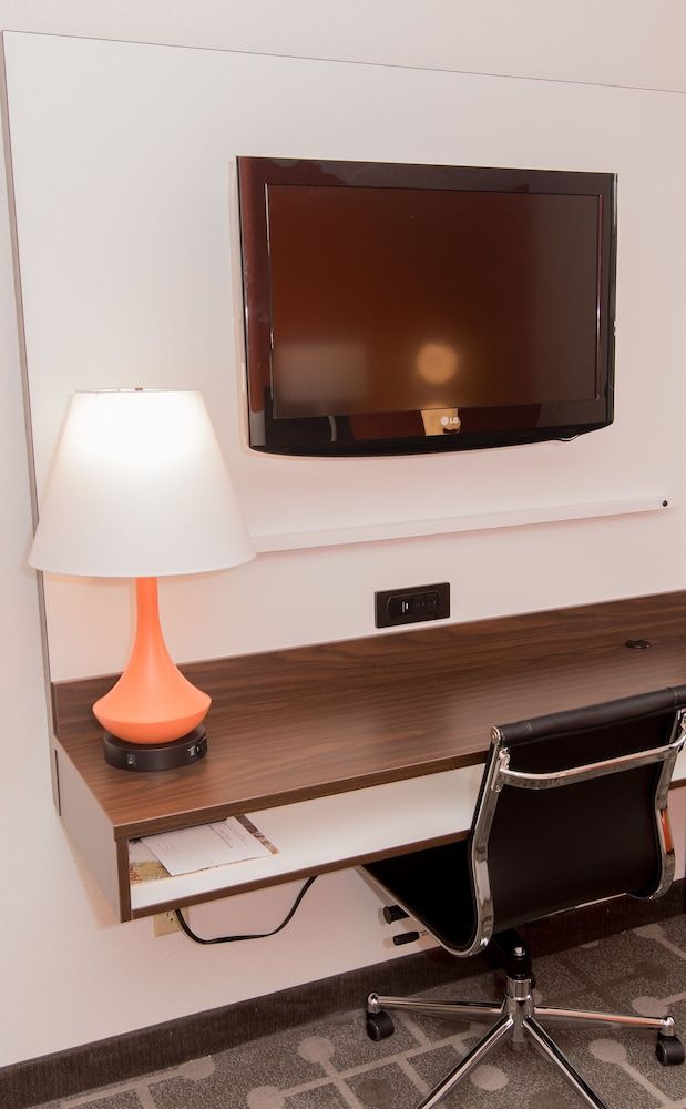 Howard Johnson by Wyndham Portsmouth 3