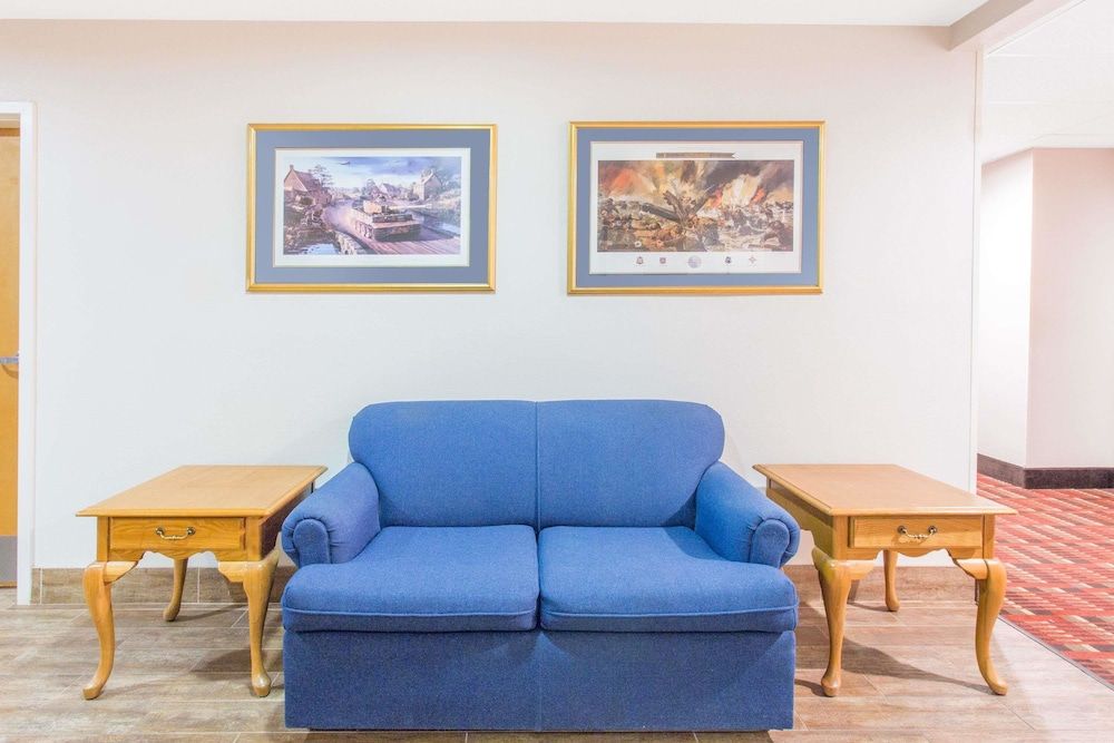 Super 8 by Wyndham Bedford 2