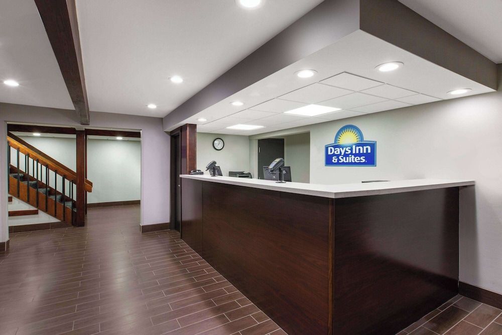 Days Inn & Suites by Wyndham Wisconsin Dells 3
