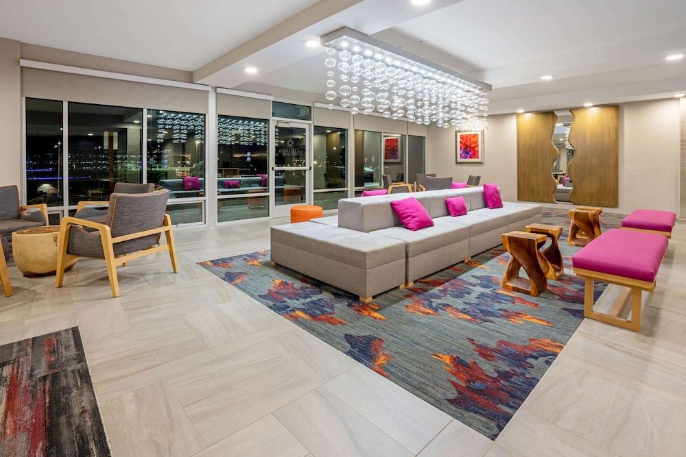 La Quinta Inn & Suites by Wyndham Seattle Federal Way 3