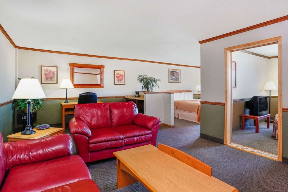 Howard Johnson by Wyndham Helena 3