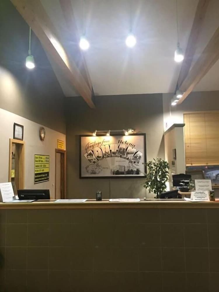 Super 8 by Wyndham Helena 3