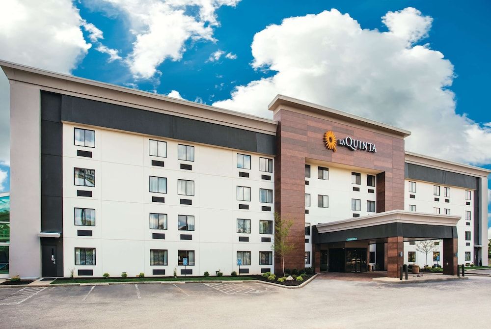 La Quinta Inn & Suites by Wyndham Cincinnati NE - Mason 3 estrelas em Mason