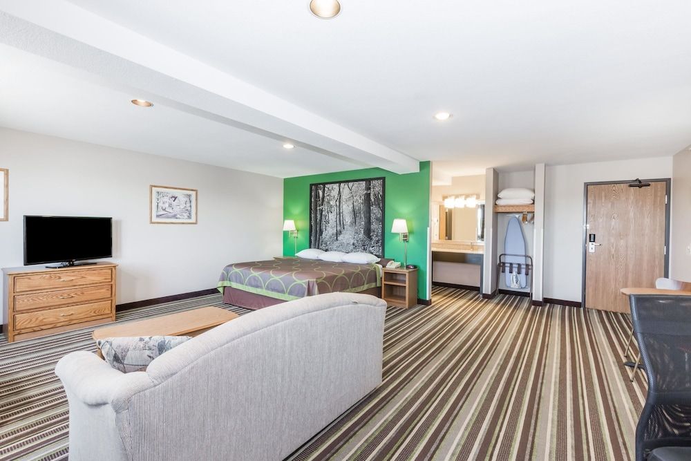 Super 8 by Wyndham Sioux City South 3