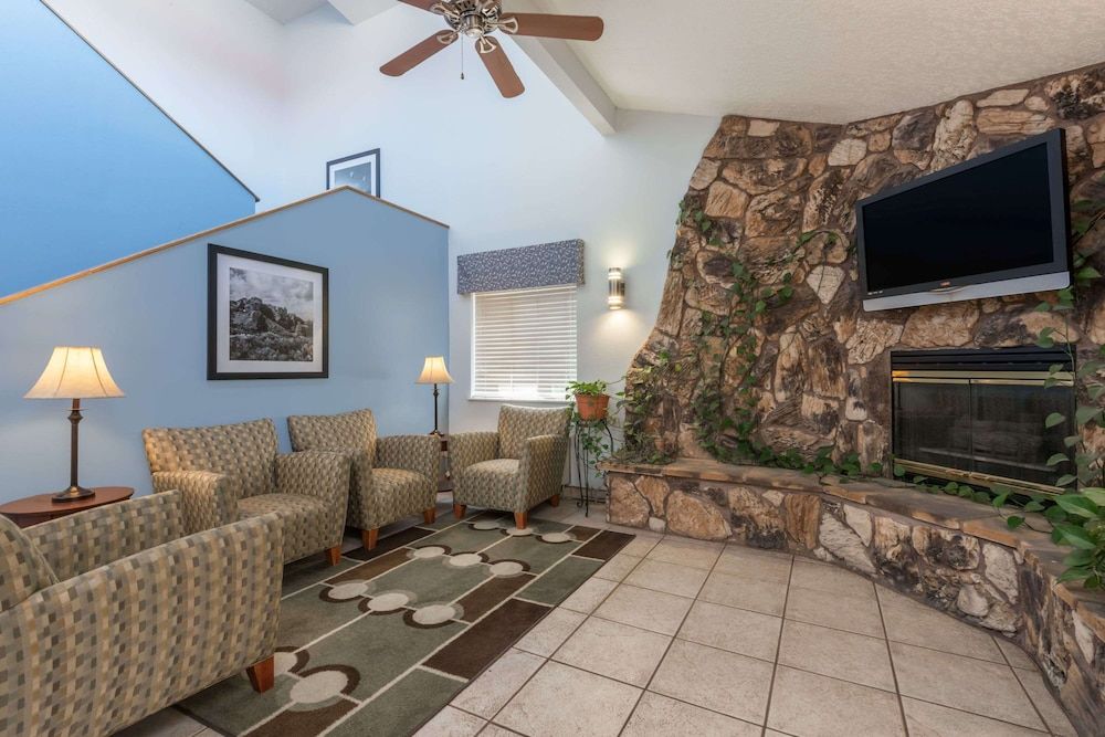 Days Inn by Wyndham Las Vegas 2