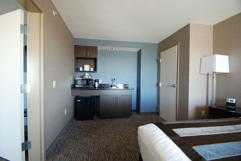 Wingate by Wyndham Bismarck 3