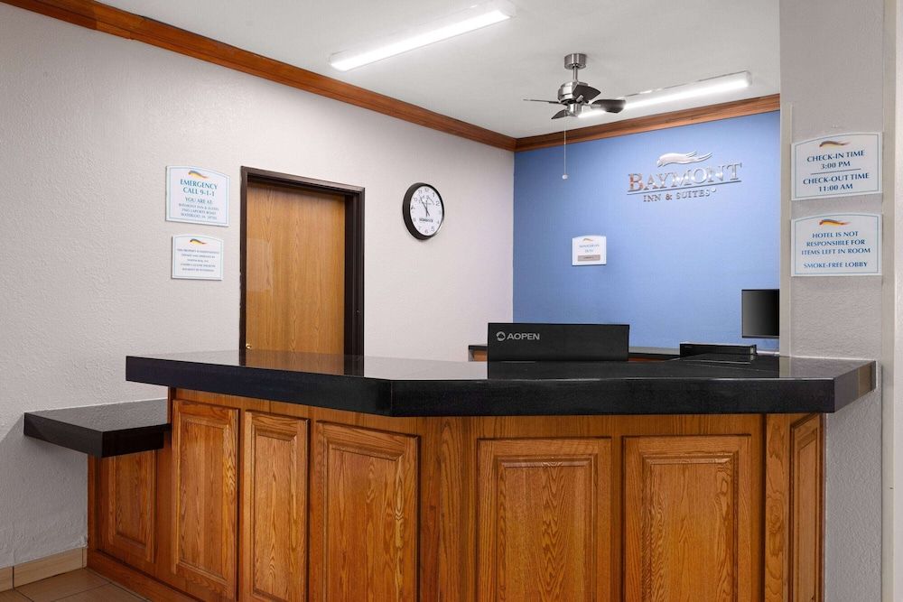 Baymont by Wyndham Waterloo 3