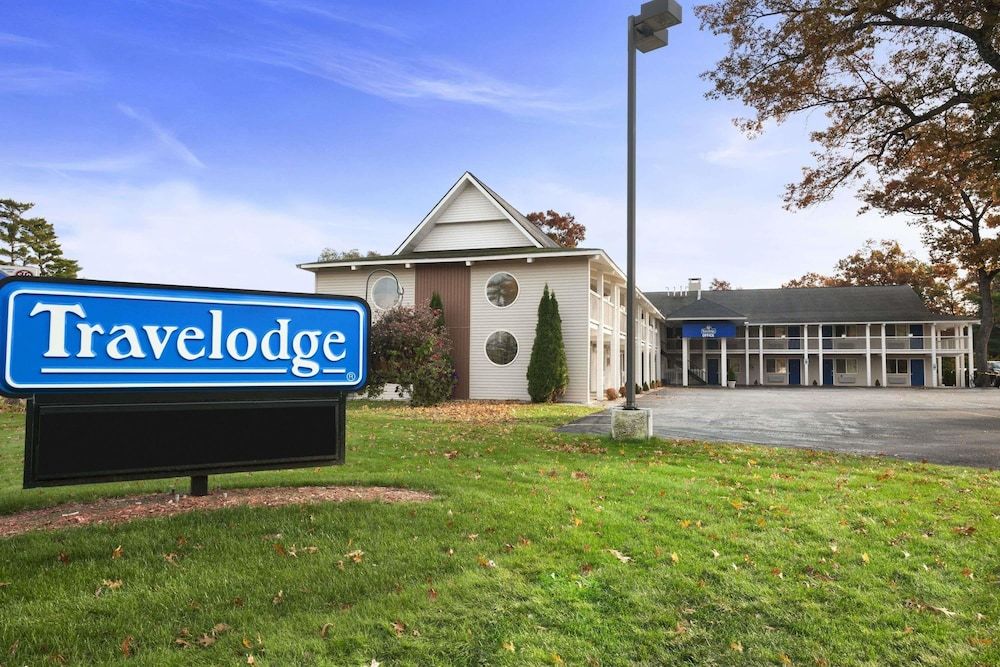 Travelodge by Wyndham Traverse City MI 1
