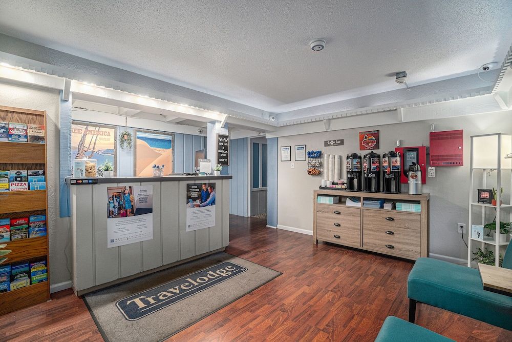 Travelodge by Wyndham Traverse City MI 3