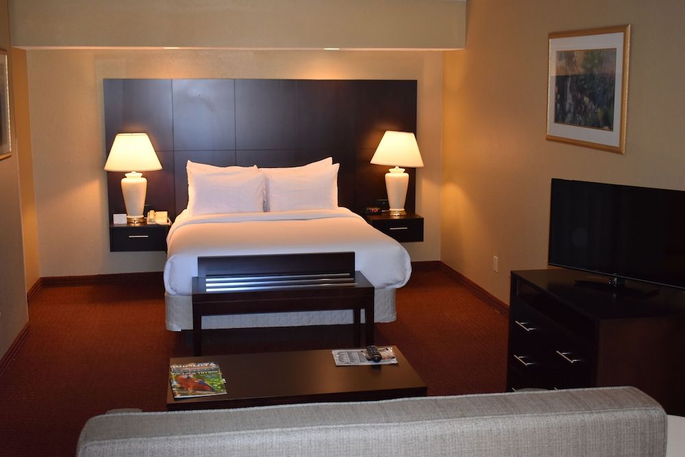 Hawthorn Extended Stay by Wyndham Wichita 3