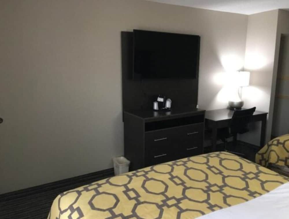 Baymont by Wyndham Topeka 3