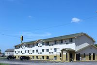 Super 8 by Wyndham Topeka/Wanamaker RD/I-70