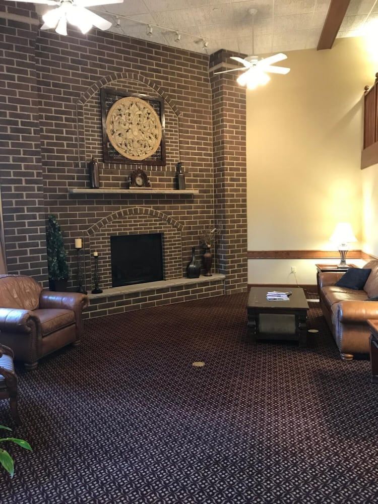 AmericInn by Wyndham Appleton 2