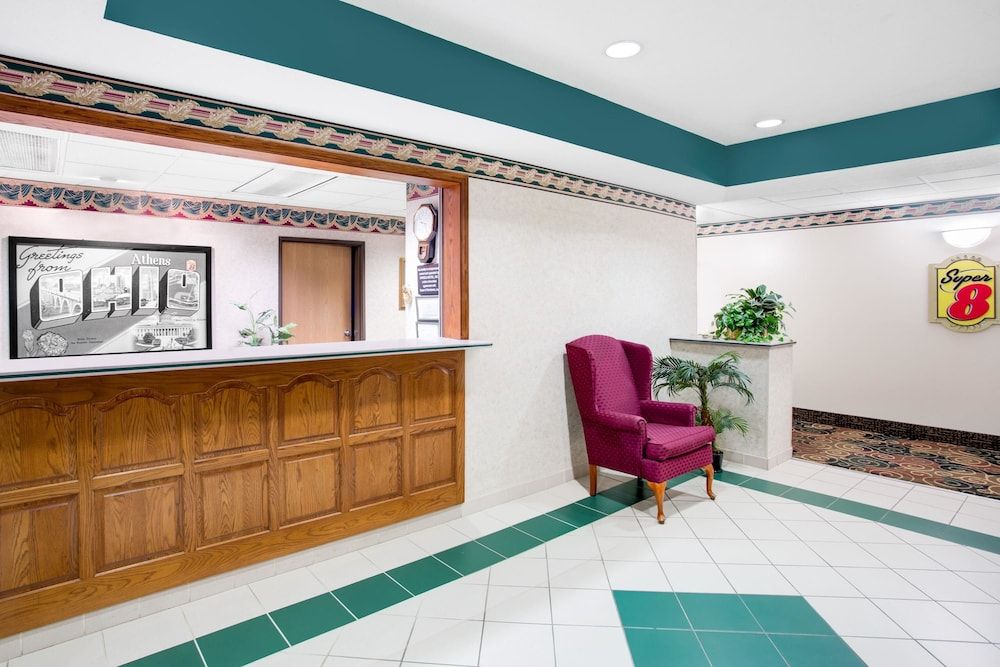 Super 8 by Wyndham Athens 2