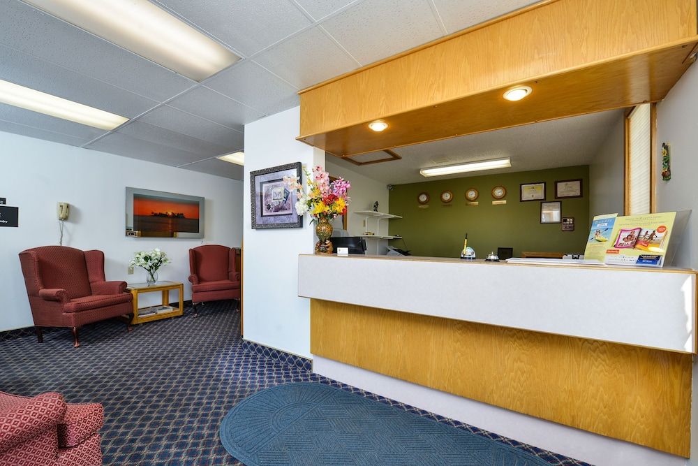 Super 8 by Wyndham Minot Airport 2