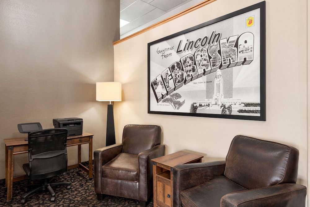 Super 8 by Wyndham Lincoln North 3