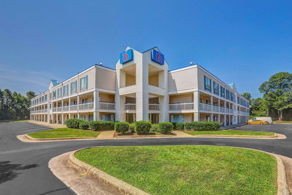 Motel 6 Raleigh, NC - North 2 estrellas en Raleigh