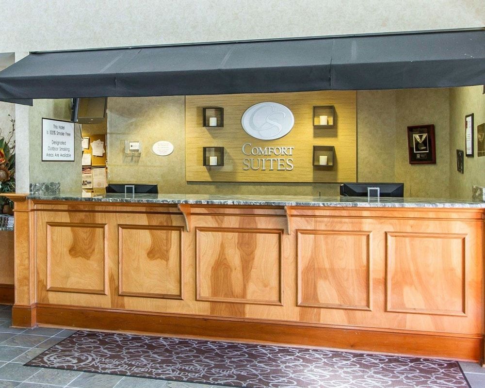 Comfort Suites Airport 3