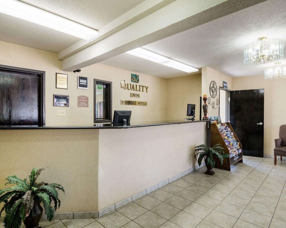 Quality Inn I-70 at Wanamaker 2