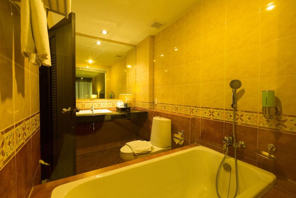 Royal Phala Cliff Beach Resort and Spa 2