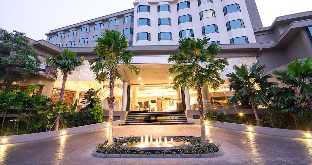 The Grand Riverside Hotel Phitsanulok 1