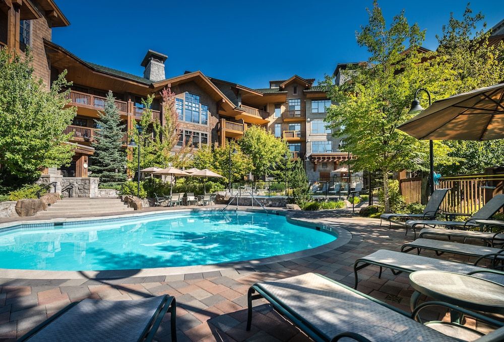 First Tracks Lodge 4 estrellas en Whistler