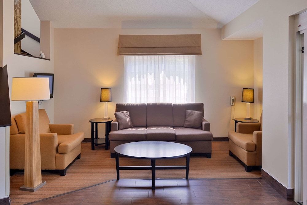 Sleep Inn Fayetteville North 3