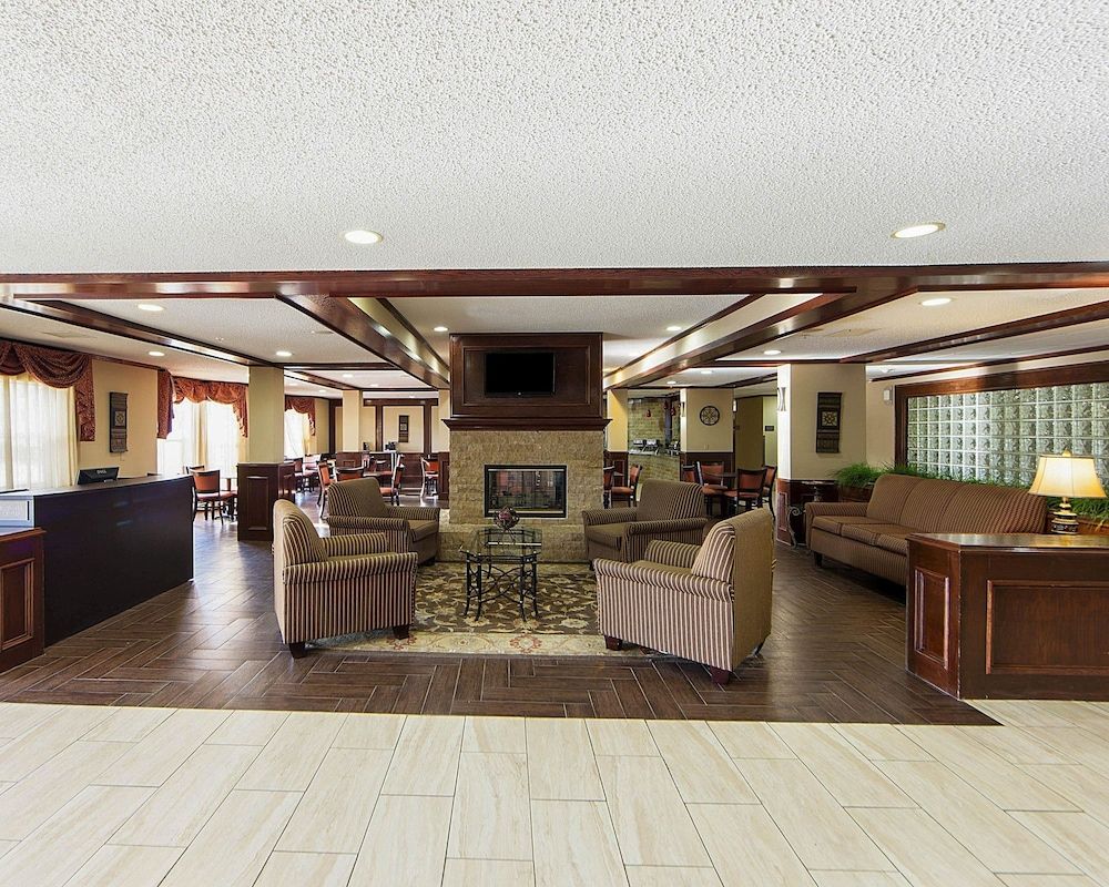 Quality Suites Addison - Dallas 2