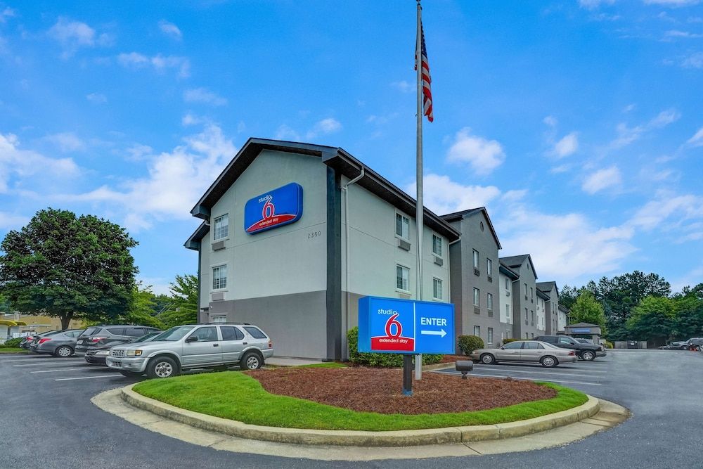 Studio 6 Duluth, GA - Near Gas South District 2 estrelas em Duluth