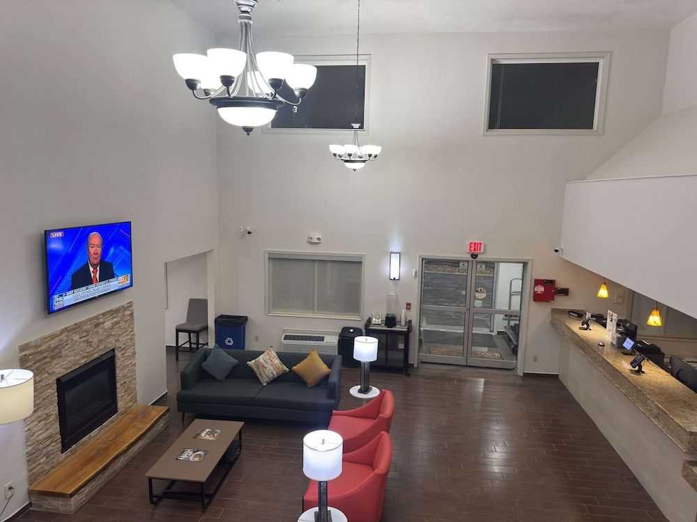 Comfort Suites Omaha 2