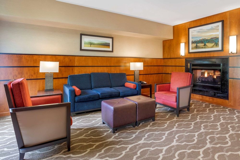 Comfort Suites North 3