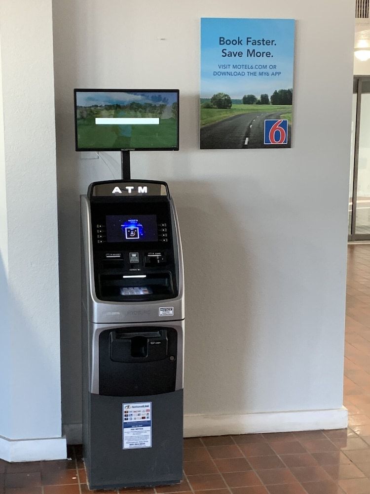 Studio 6 Lincoln, NE - Airport 2