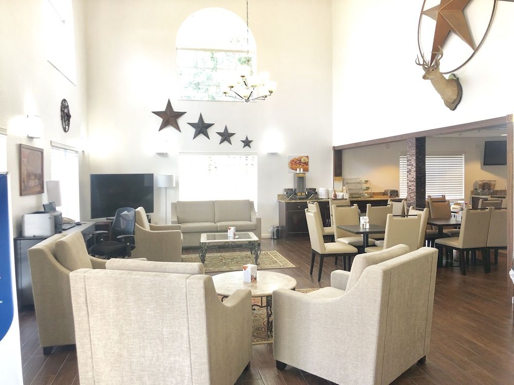 Quality Inn & Suites 2