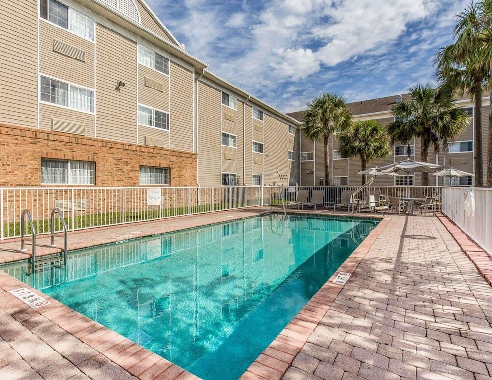 Suburban Studios Fort Myers Cape Coral 2 estrelas em Fort Myers