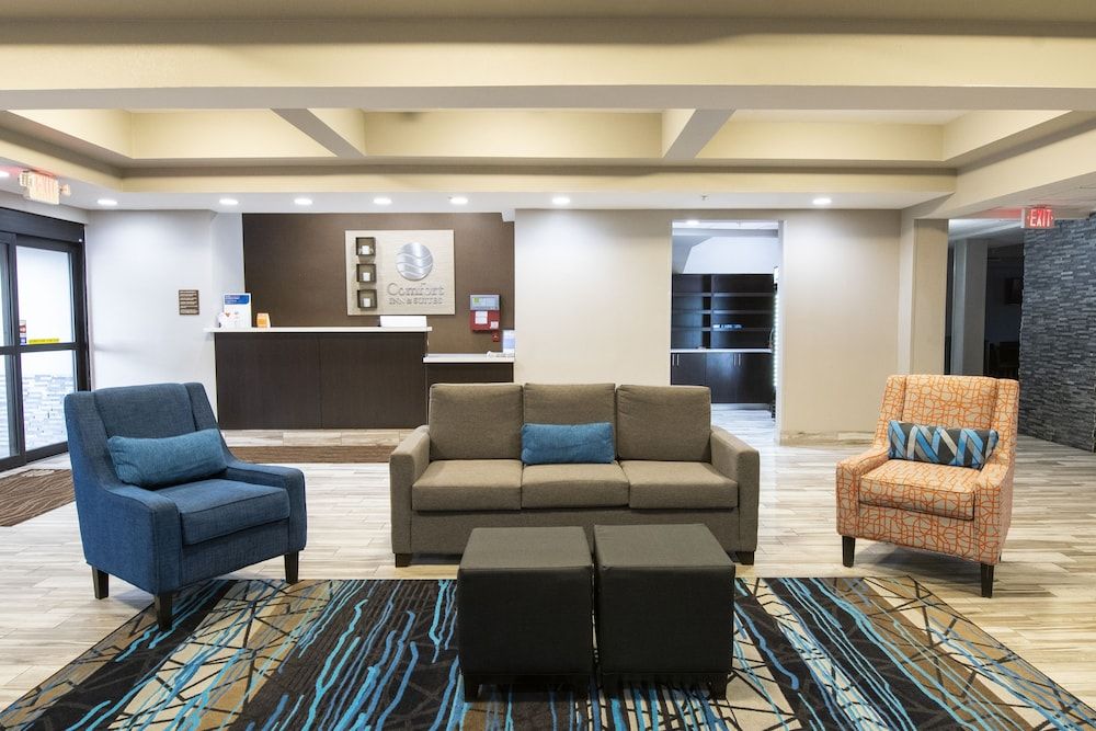 Comfort Inn and Suites Near Medical Center 3