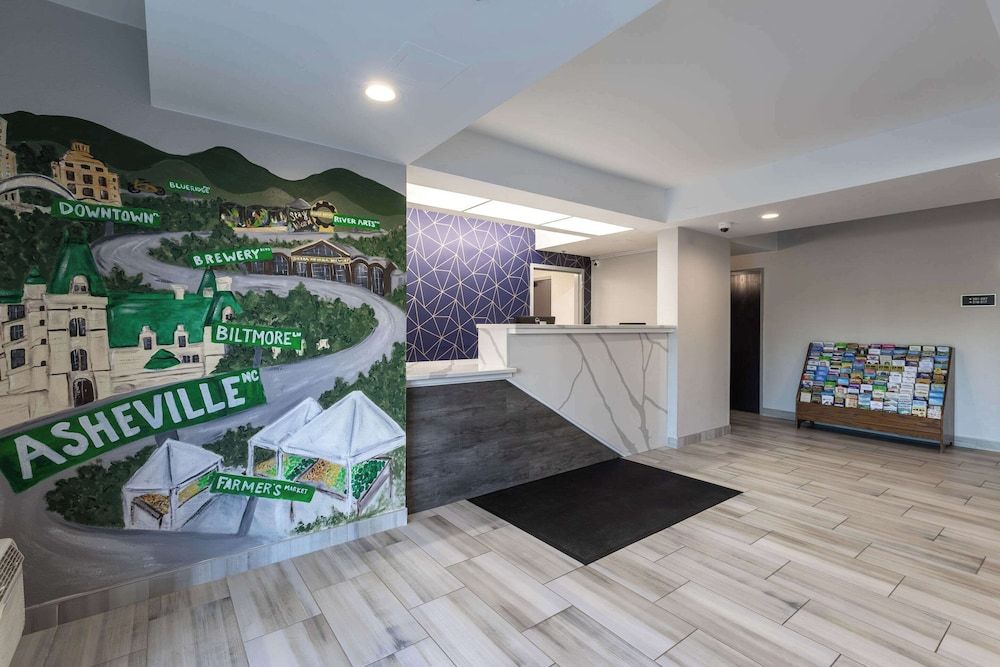 Rodeway Inn & Suites near Outlet Mall - Asheville 2