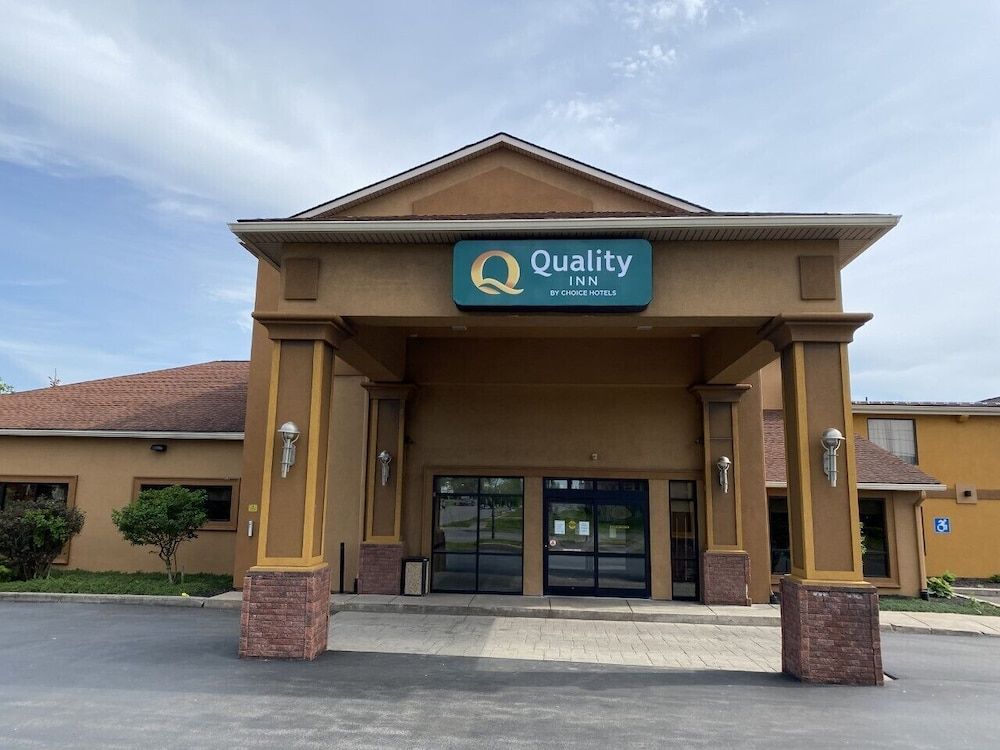 Quality Inn Near Walden Galleria Mall 1