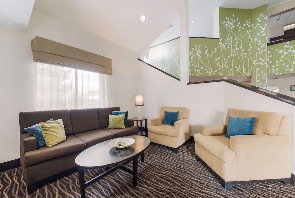 Rodeway Inn 2
