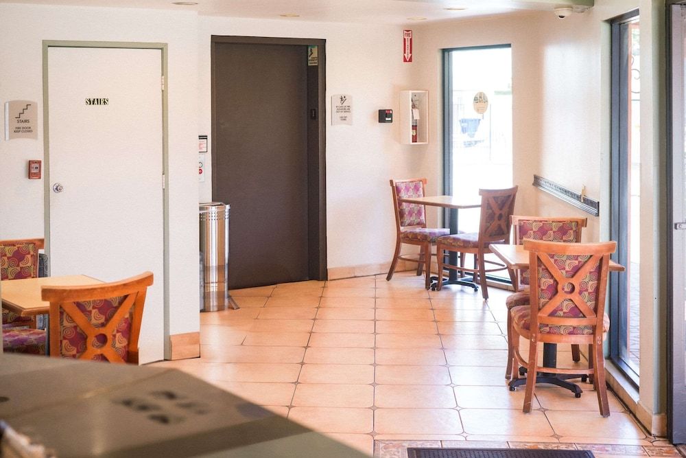 Quality Inn Burbank Airport 2