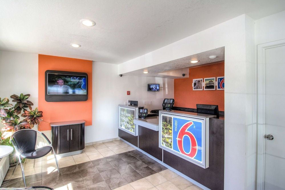 Motel 6 Redding South 3