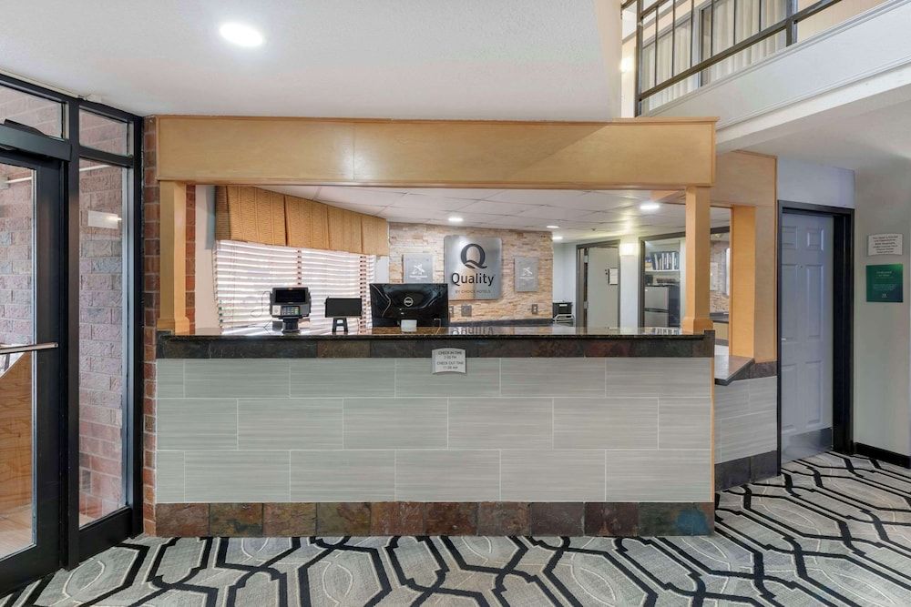 Quality Inn & Suites Mayo Clinic Area 2