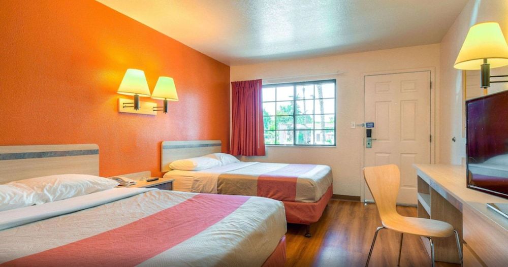Motel 6 Los Angeles Pamona 2