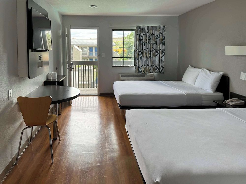 Motel 6 Los Angeles Pamona 3
